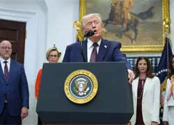 Trump habría estudiado declarar emergencia nacional para controlar elecciones de noviembre