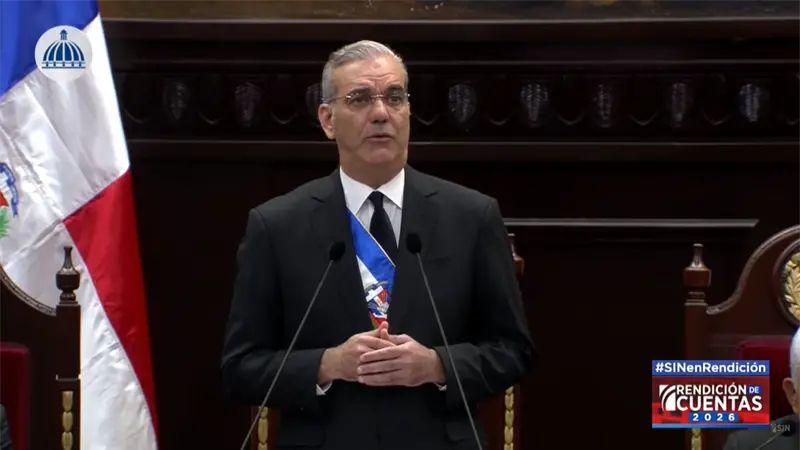 Abinader destaca que el 53 % de los nuevos empleos formales son ocupados por mujeres