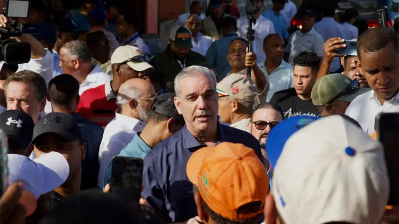 Abinader visita zonas impactadas por inundaciones en Gaspar Hern&aacute;ndez