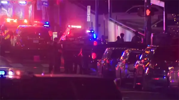 Tres muertos y 18 heridos en tiroteo que el FBI investiga como posible acto terrorista