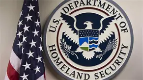 Juez ordena a Trump no restringir las visitas de congresistas a las cárceles migratorias