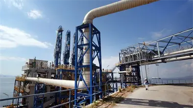 Conflicto en Medio Oriente amenaza con elevar el precio del gas natural en RD, según expertos