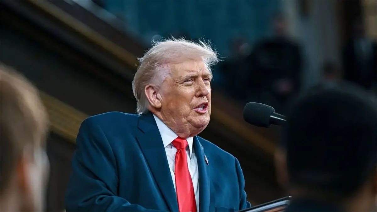 Trump dice que m&aacute;s de 9,000 estadounidenses han abandonado O. Medio por la guerra de Ir&aacute;n