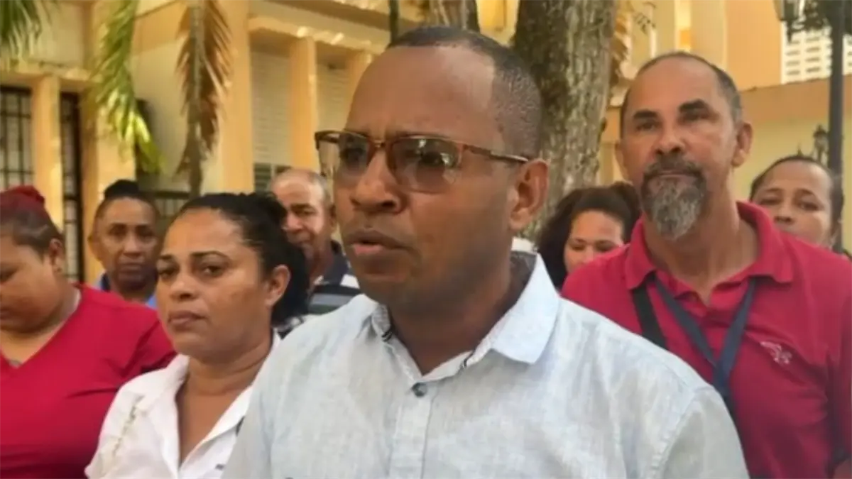 Empleados de Asodemu paralizaron los departamentos de mayordom&iacute;a y biblioteca del recinto UASD en San Francisco de Macor&iacute;s, en protesta por la falta de personal y un presunto nombramiento sin funciones.