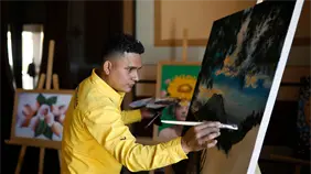 El Salvador impulsa plan artístico como vía para rehabilitar a presos con delitos menores El Salvador impulsa plan artístico como vía para rehabilitar a presos con delitos menores