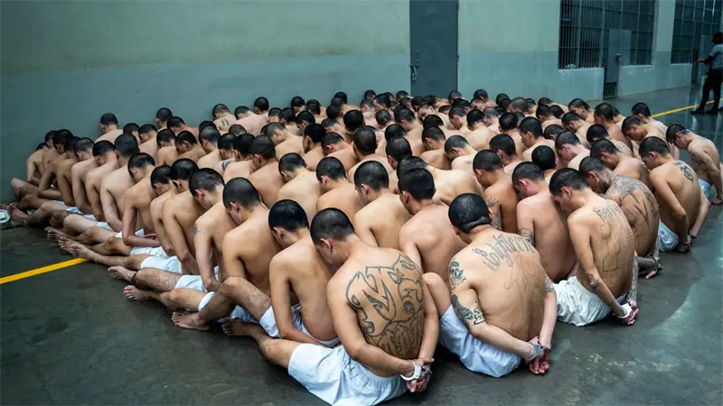 El Salvador impulsa plan art&iacute;stico como v&iacute;a para rehabilitar a presos con delitos menores