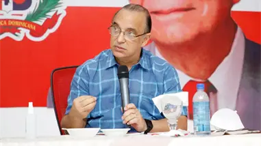 Quique Ant&uacute;n: "La pol&iacute;tica en RD se ha convertido en negocio y ha perdido su esencia transformadora"