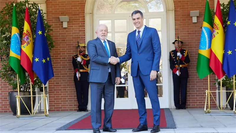 S&aacute;nchez y Lula comparten el deseo de que cese la guerra en Oriente