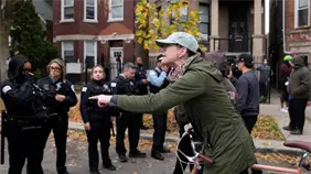 Fiscalía absuelve a 15 madres que protestaron contra redadas migratorias en Chicago