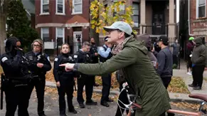 Fiscalía absuelve a 15 madres que protestaron contra redadas migratorias en Chicago