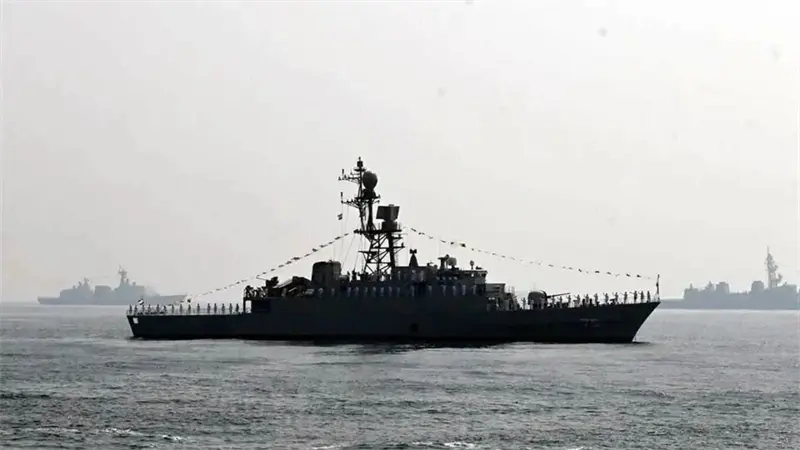 Pete Hegseth afirma submarino estadounidense hundi&oacute; buque de guerra iran&iacute;