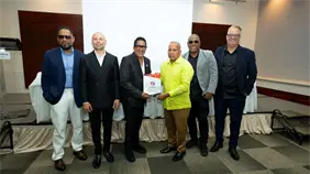 Kinito M&eacute;ndez asume la presidencia de Sgacedom