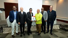 Kinito M&eacute;ndez asume la presidencia de Sgacedom