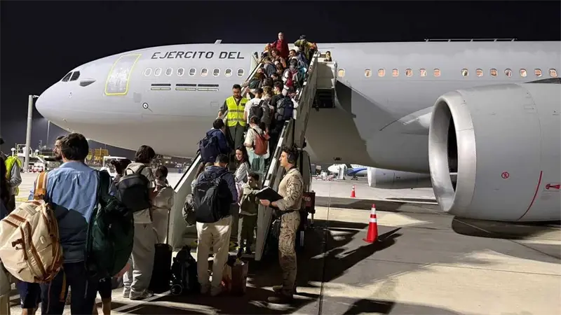 M&aacute;s de 3,000 espa&ntilde;oles han sido repatriados desde Oriente Medio