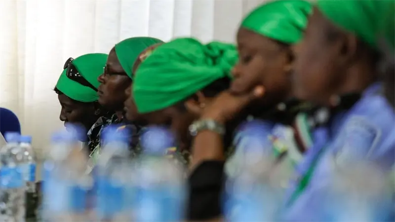 &iquest;D&oacute;nde est&aacute;n las mujeres cuando se negocia la paz?