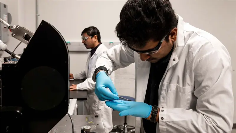 Dise&ntilde;an term&oacute;metro microsc&oacute;pico para prevenir que los chips de ordenador se recalienten