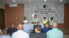 Autoridades y transportistas acuerdan medidas para reducir incidentes en rutas interurbanas de Monte Plata