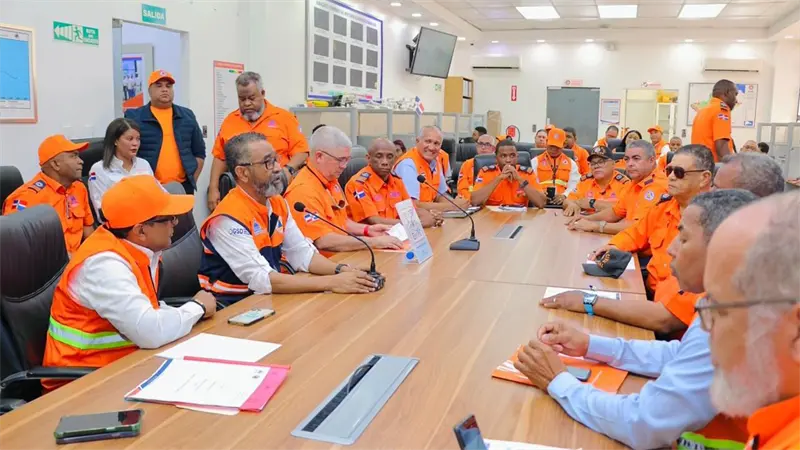 Juan Salas re&uacute;ne 32 directores provinciales Defensa Civil para fortalecer operativo de Semana Santa