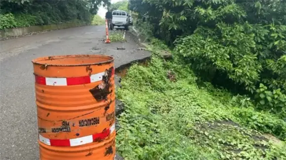 Comunitarios exigen soluci&oacute;n ante deterioro carretera Atabalero y riesgos viales
