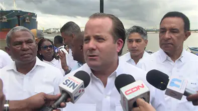 Gobierno analiza medidas para evitar alza de combustibles por aumento del crudo