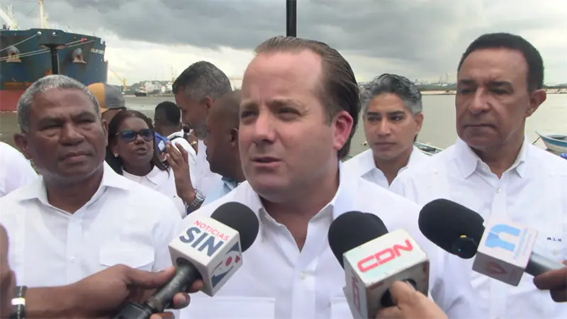 Gobierno analiza medidas para evitar alza de combustibles por aumento del crudo