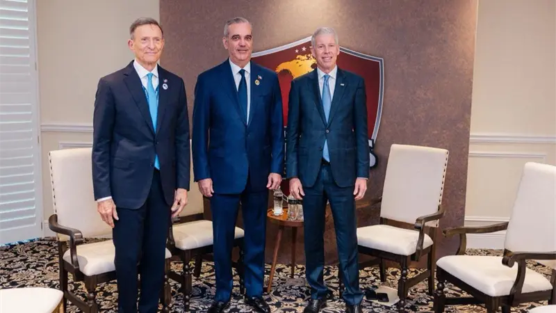 Abinader sostiene reuni&oacute;n bilateral con el secretario de Energ&iacute;a de Estados Unidos en la cumbre "Escudo de las Am&eacute;ricas"