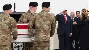 Trump recibe los cuerpos de los soldados de EE.UU. y promete mantener muertes al m&iacute;nimo