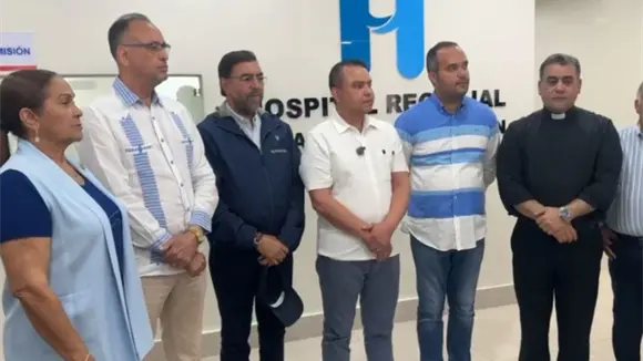 Director del SNS anuncia traslado total de servicios al Hospital Regional &Aacute;ngel Mar&iacute;a Gat&oacute;n en SFM