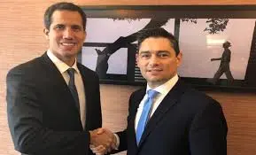 Guaidó pide a su representante en EEUU coordinar cooperación con Comando Sur