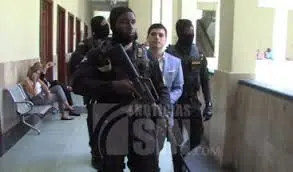 Afueras del centro donde se encuentra ingresado Gabriel Villanueva sin vigilancia policial