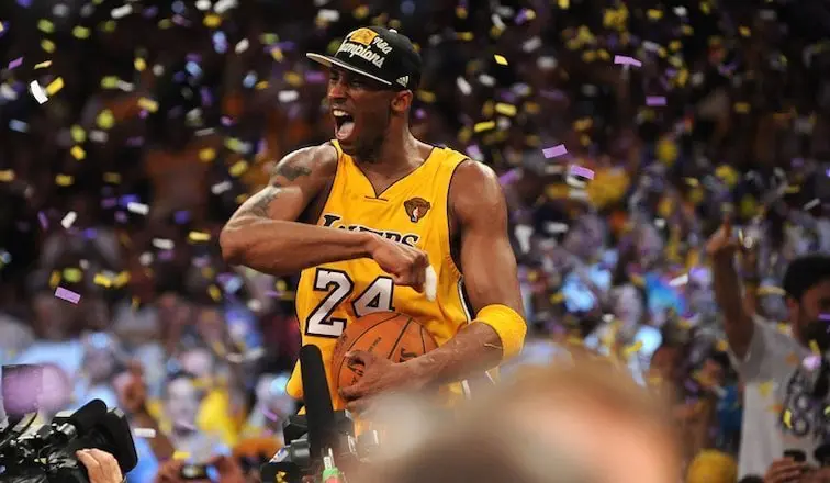 Muere la leyenda del baloncesto Kobe Bryant al estrellarse en un helicóptero