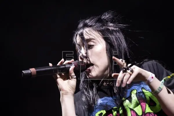 Billie Eilish firmará canción de la nueva película de James Bond