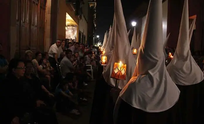 El Vaticano sugiere que procesiones de Semana Santa se celebren en septiembre