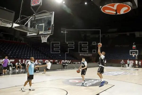 Zeljko Obradovic, técnico del Fenerbahce, abandona Turquía por el coronavirus