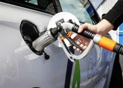 Luego de dos años, suben los precios del gasoil y el GLP