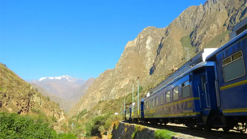 Dos trenes chocan frontalmente en vía a Machu Picchu, sin reporte oficial aún de víctimas