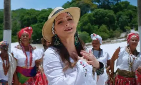 Gloria Estefan anuncia su nuevo disco a ritmo de samba con Cuando hay amor