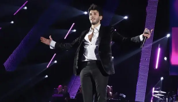 Sebastián Yatra se estrenará como presentador en los Premios Juventud