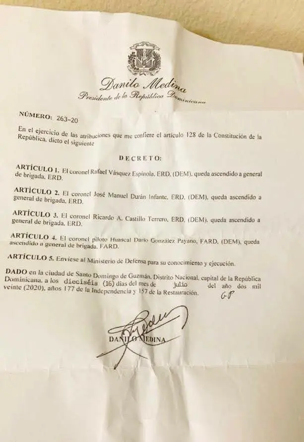 Ejecutivo asciende a 4 coroneles, entre ellos hermano de Gonzalo Castillo