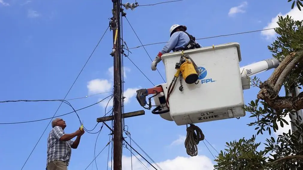 Comienza a restablecerse la luz para cientos de clientes en Puerto Rico