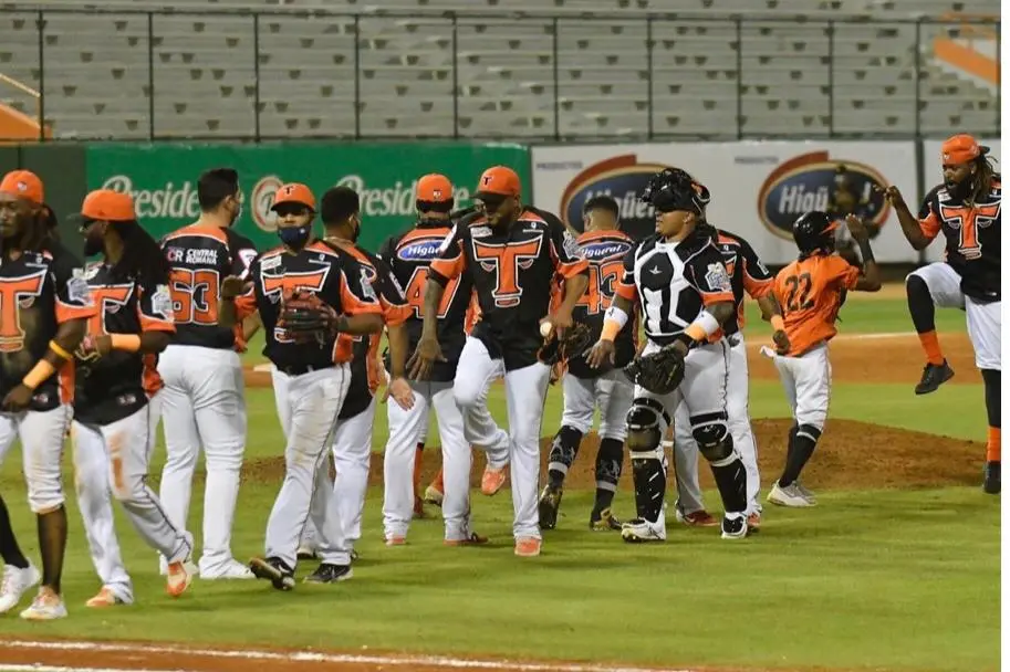 Toros vencen a las Águilas y ponen serie 2-0