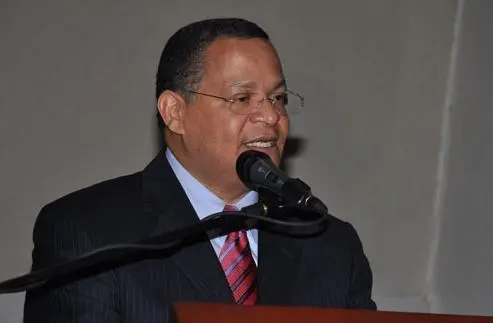 Presidente Abinader nombra como miembro del Consejo Directivo del Indotel al periodista Fausto Rosario