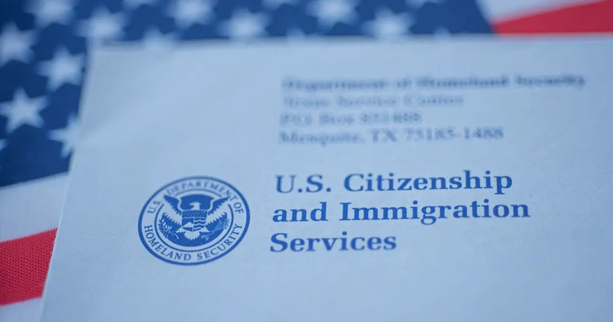 Vuelve vieja versión de examen de ciudadanía para Estados Unidos