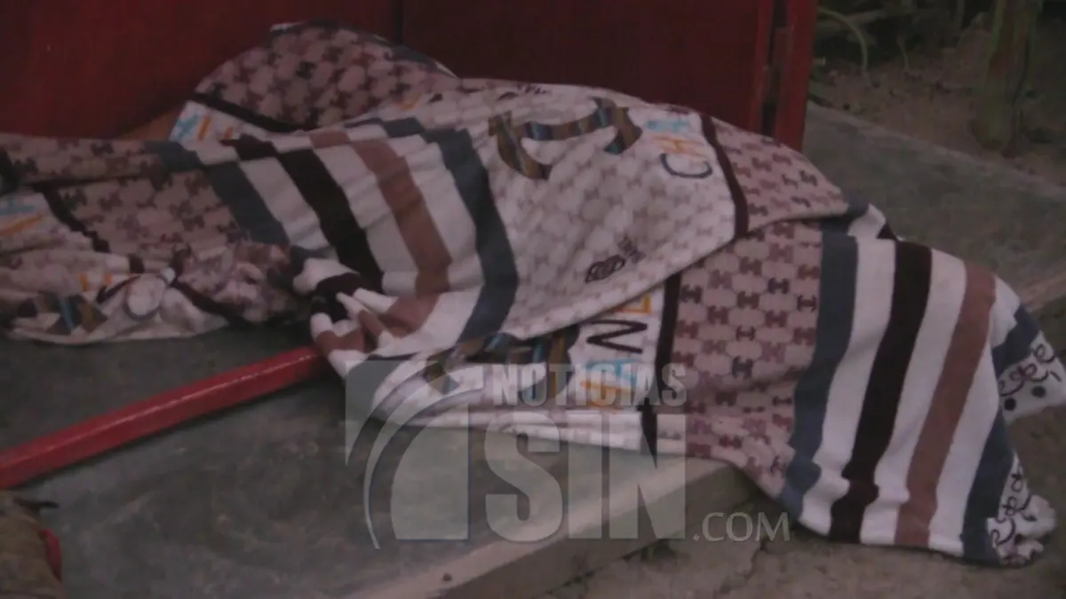 Mueren electrocutados una mujer y un adolescente en banca de lotería