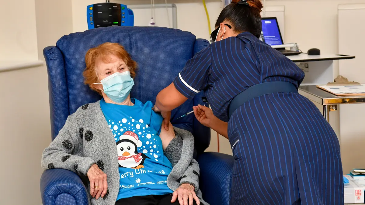 Reino Unido vacuna a más de 20 millones de personas contra coronavirus