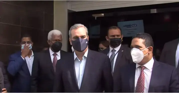 Abinader supervisa sistema de alerta para detectar irregularidades en DGCP