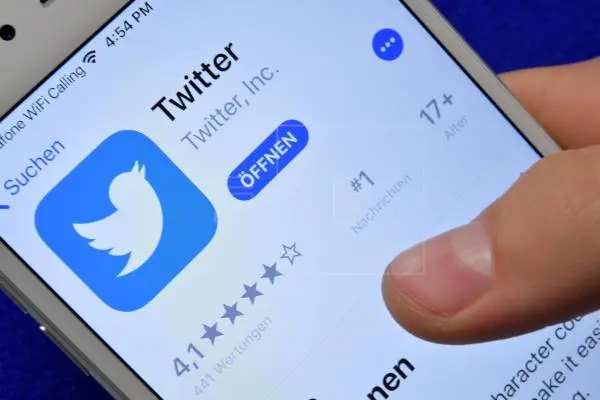Twitter marcará con etiquetas los mensajes engañosos sobre la vacuna de covid
