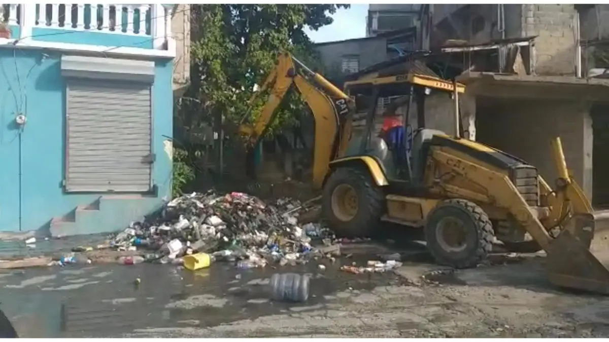 Retorna la calma en barrio Guajimía tras desborde de cañada