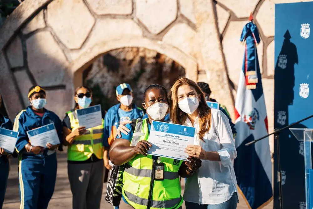 ADN reconoce a más de 900 servidoras de Aseo Urbano y Gestión Ambiental por Día Internacional de la Mujer
