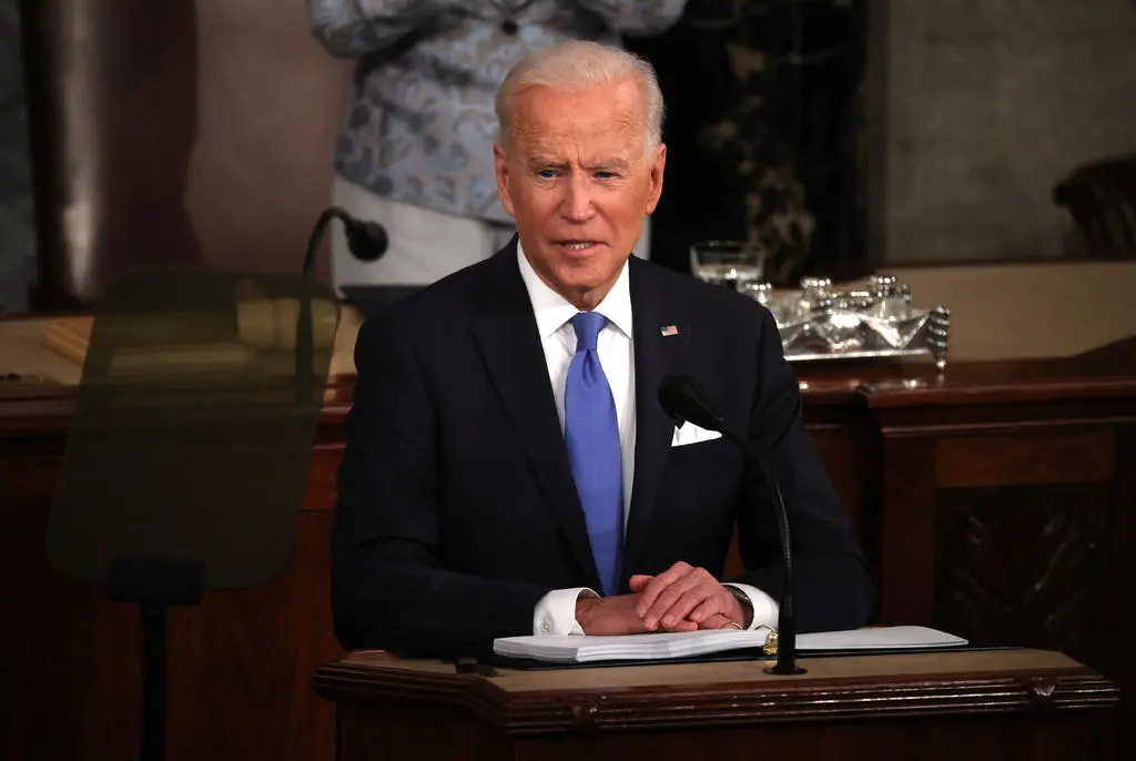 Biden afirma que EEUU crecerá al mayor ritmo en cerca de cuatro décadas